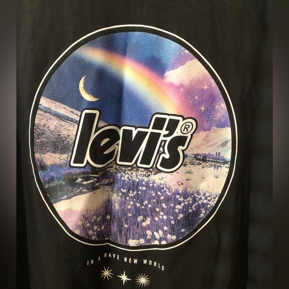 Levi’s size large tee - Picture 2 of 4